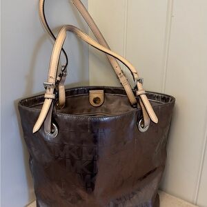 Michael Kors Silver Logo metallic bucket bag purse